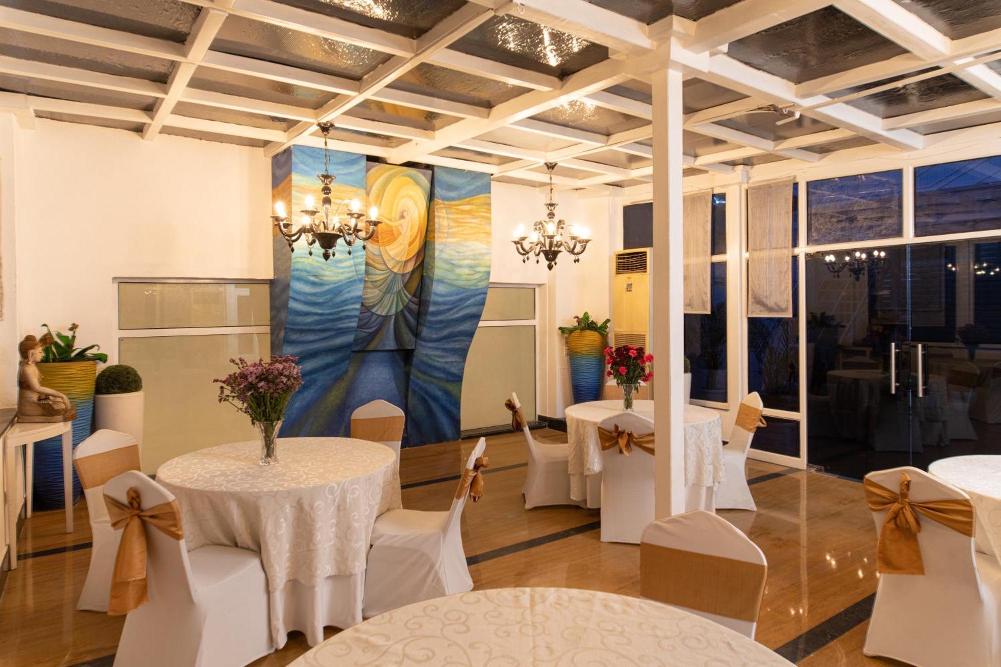 Hotel The Ashtan Sarovar Portico