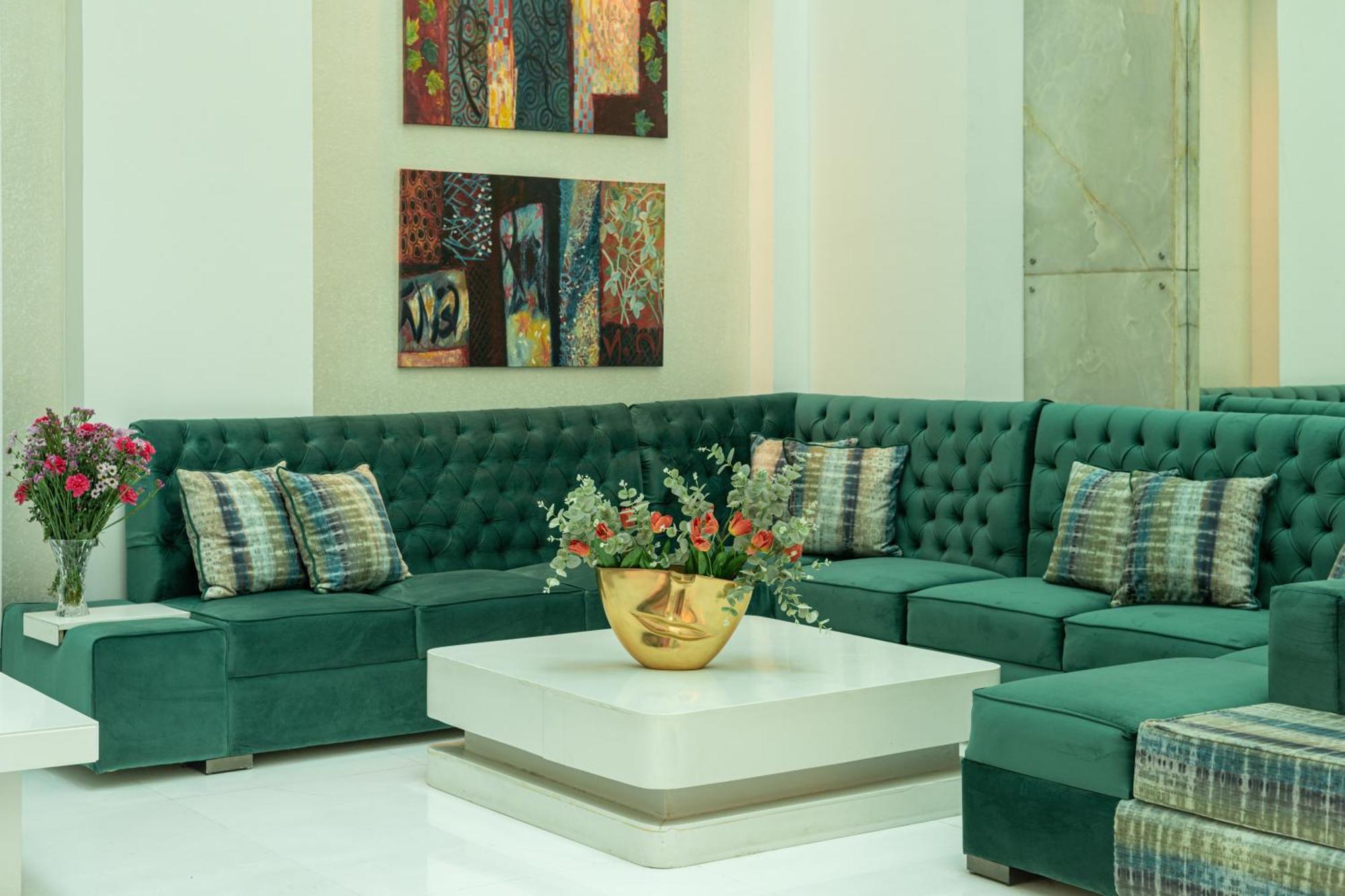 होटल The Ashtan Sarovar Portico 4*