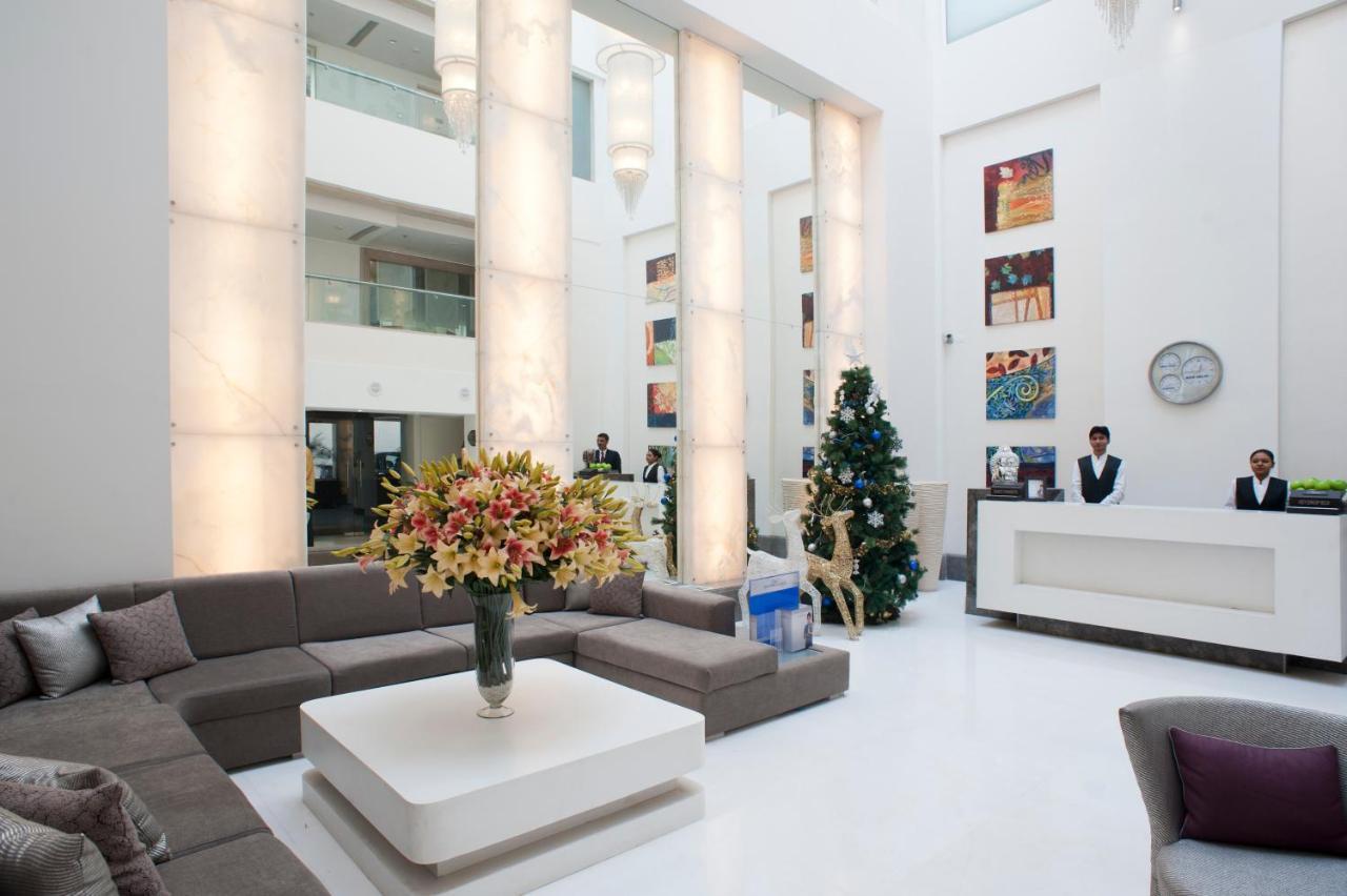 The Ashtan Sarovar Portico होटल 4*